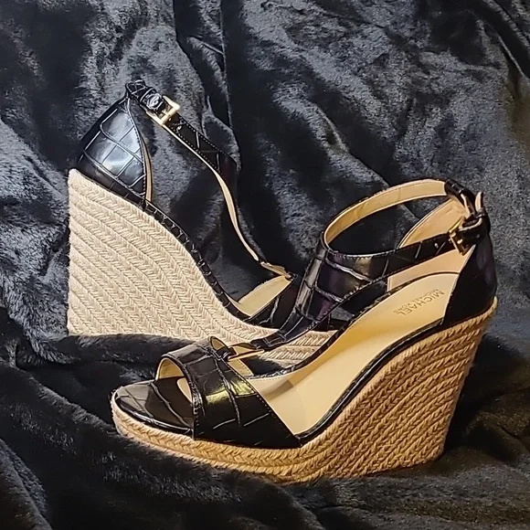 WAS  $160   MICHAEL Michael KORS Platform Wedge  Embossed Animal Print - Picture 4 of 15